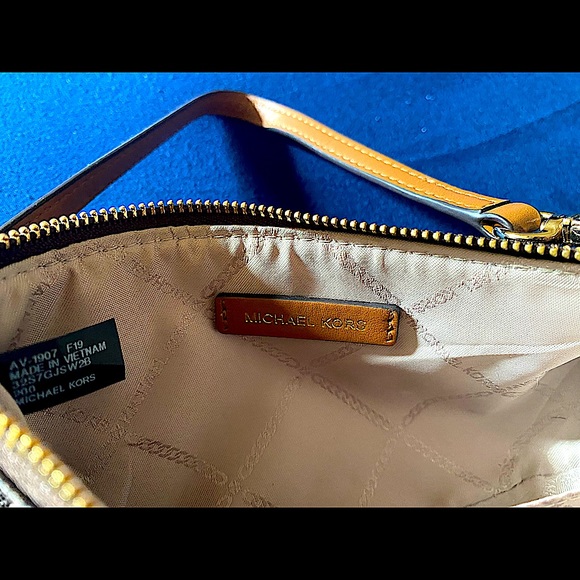 Michael Kors Wristlet Wallet Clutch - Picture 7 of 8